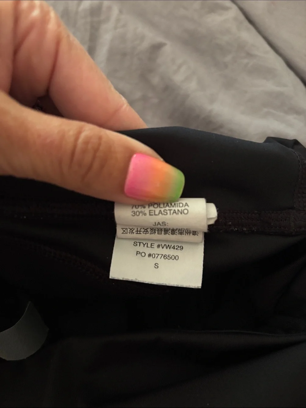 Vuori Black High-Waist Athletic Leggings with pockets